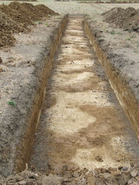 File:Trench excavation at Winterbrook, Oxfordshire.jpg